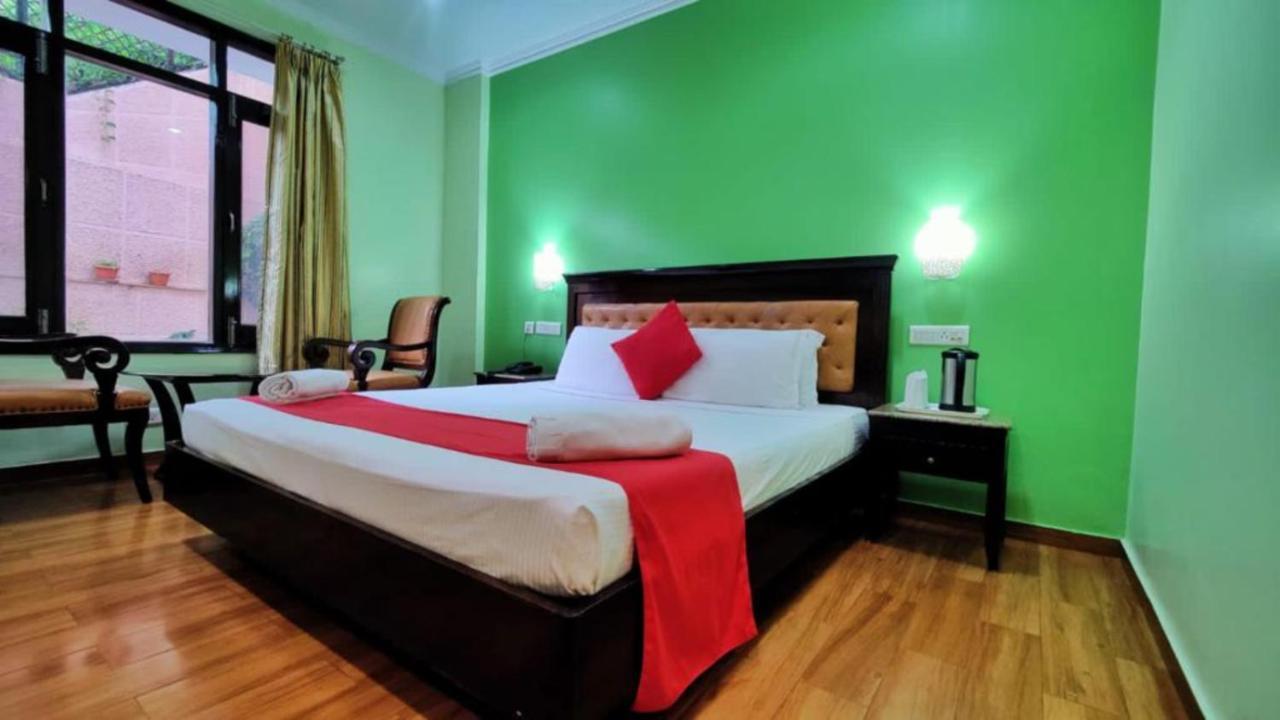 Hotel Marc Shimla Eksteriør bilde
