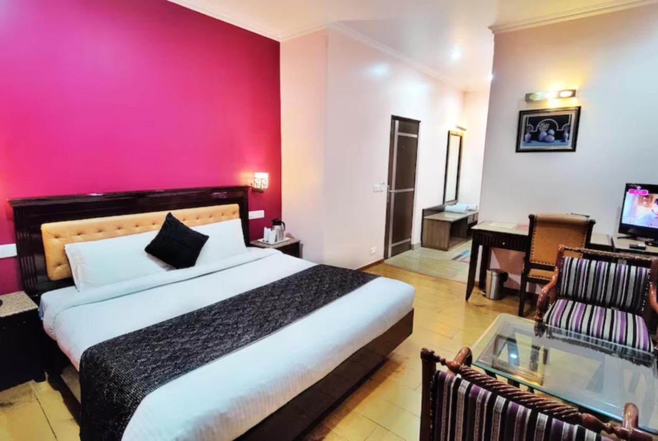 Hotel Marc Shimla Eksteriør bilde