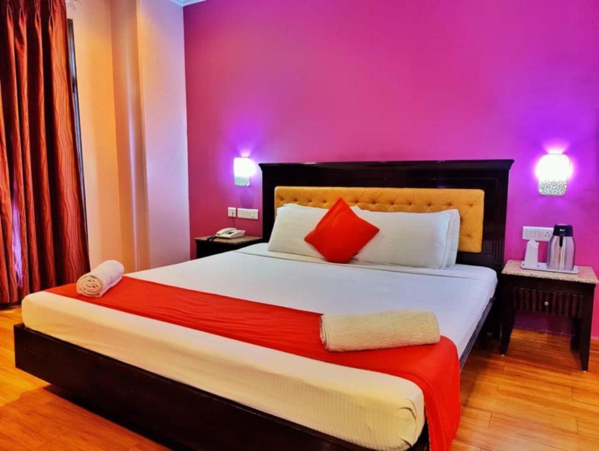 Hotel Marc Shimla Eksteriør bilde