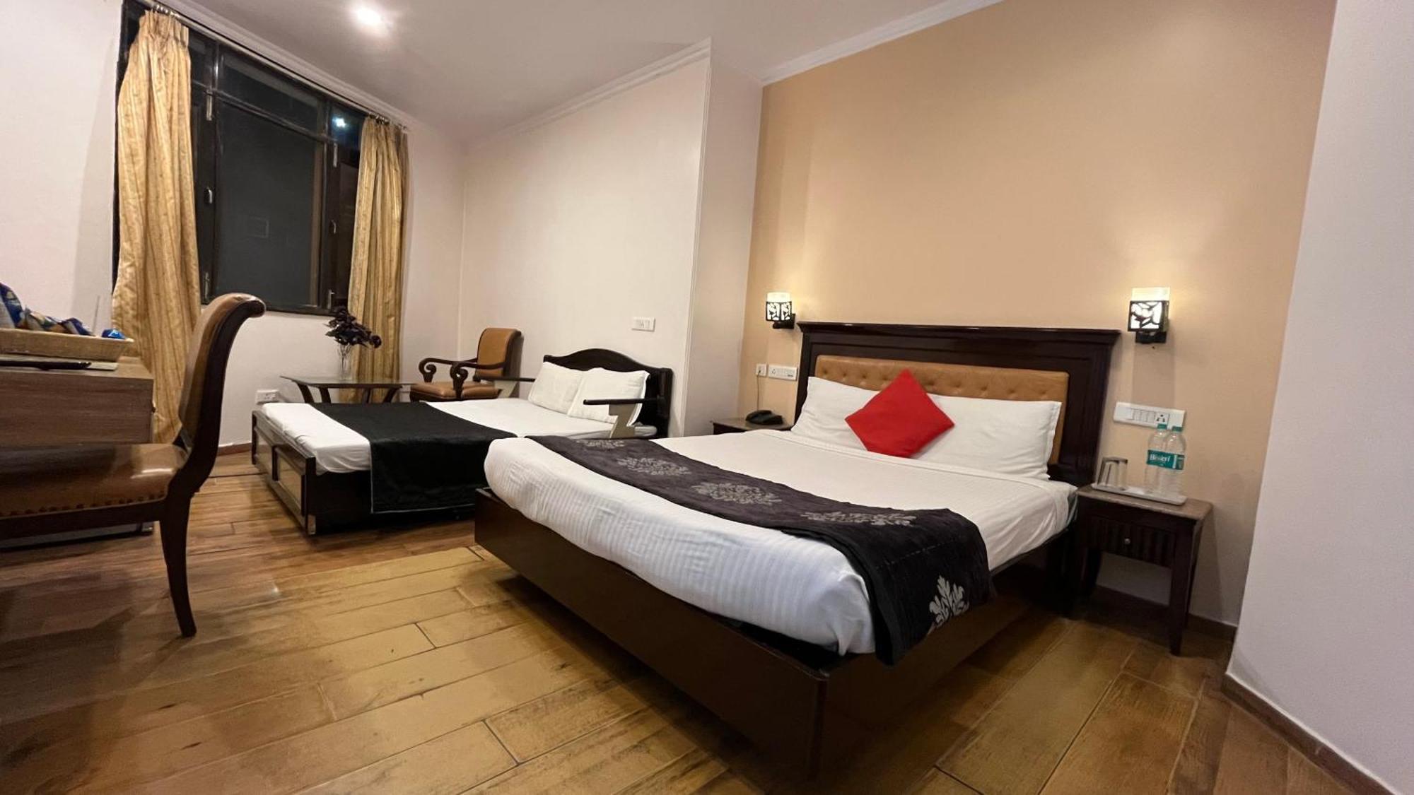 Hotel Marc Shimla Eksteriør bilde