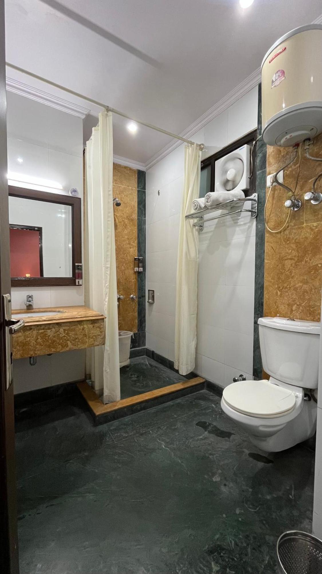 Hotel Marc Shimla Eksteriør bilde